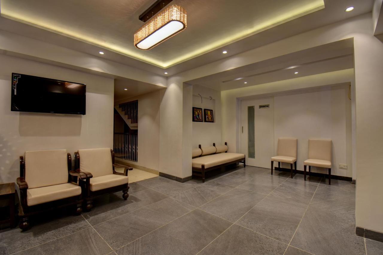 Elite Hotel Лонавала Экстерьер фото