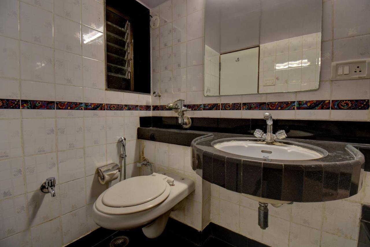 Elite Hotel Лонавала Экстерьер фото