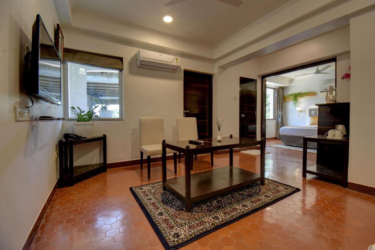Elite Hotel Лонавала Экстерьер фото