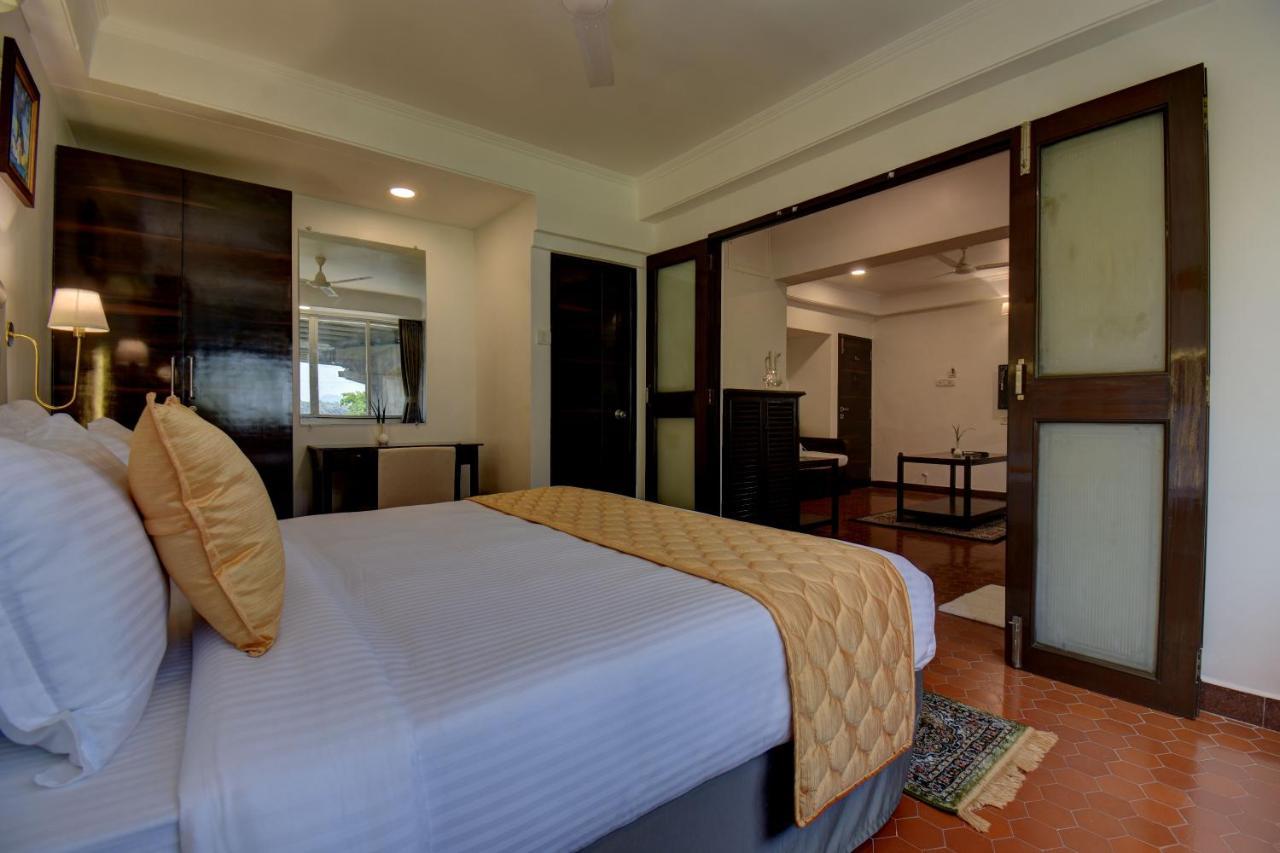 Elite Hotel Лонавала Экстерьер фото