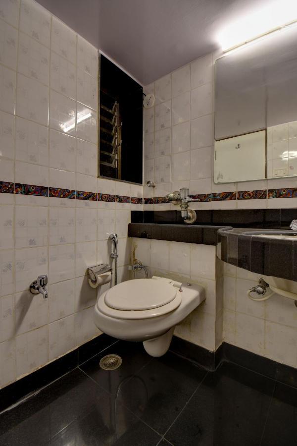 Elite Hotel Лонавала Экстерьер фото