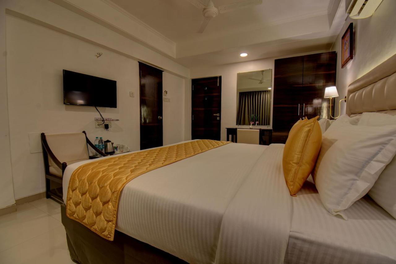 Elite Hotel Лонавала Экстерьер фото