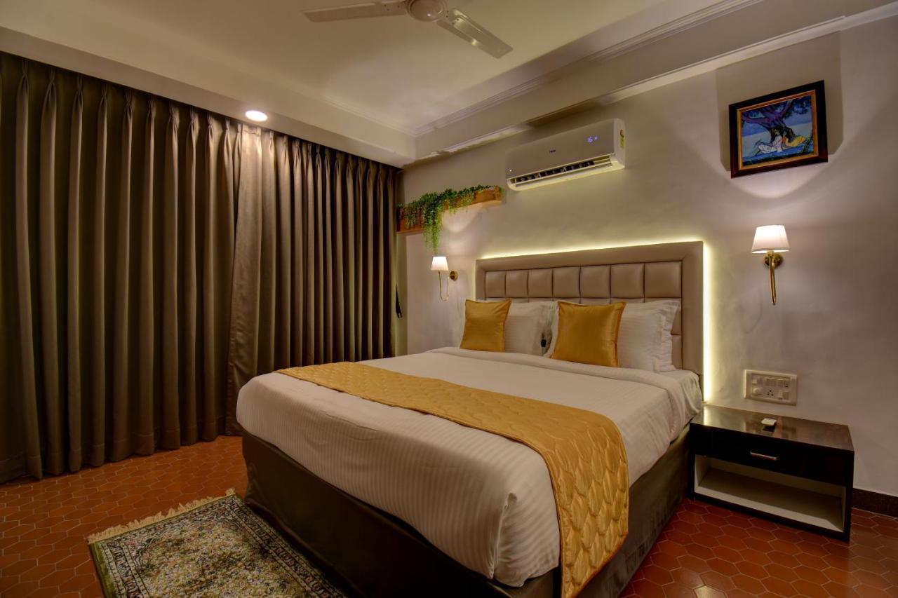 Elite Hotel Лонавала Экстерьер фото