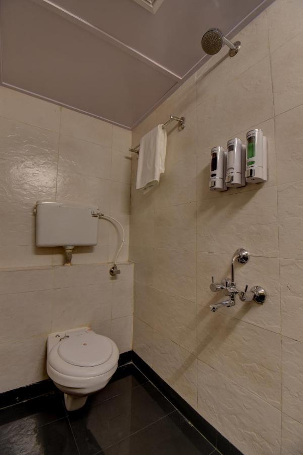 Elite Hotel Лонавала Экстерьер фото